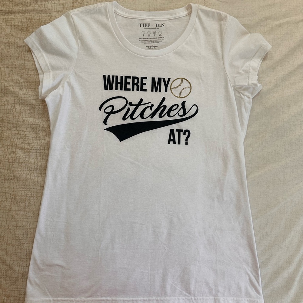 Tiff & Jen Graphic Tee Size Large